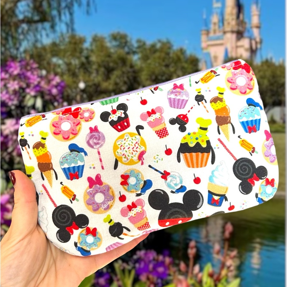Disney Snacks White Character Dessert Print Zipper Pouch